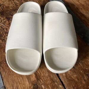 Women'sNike CALM White Slide Sandals